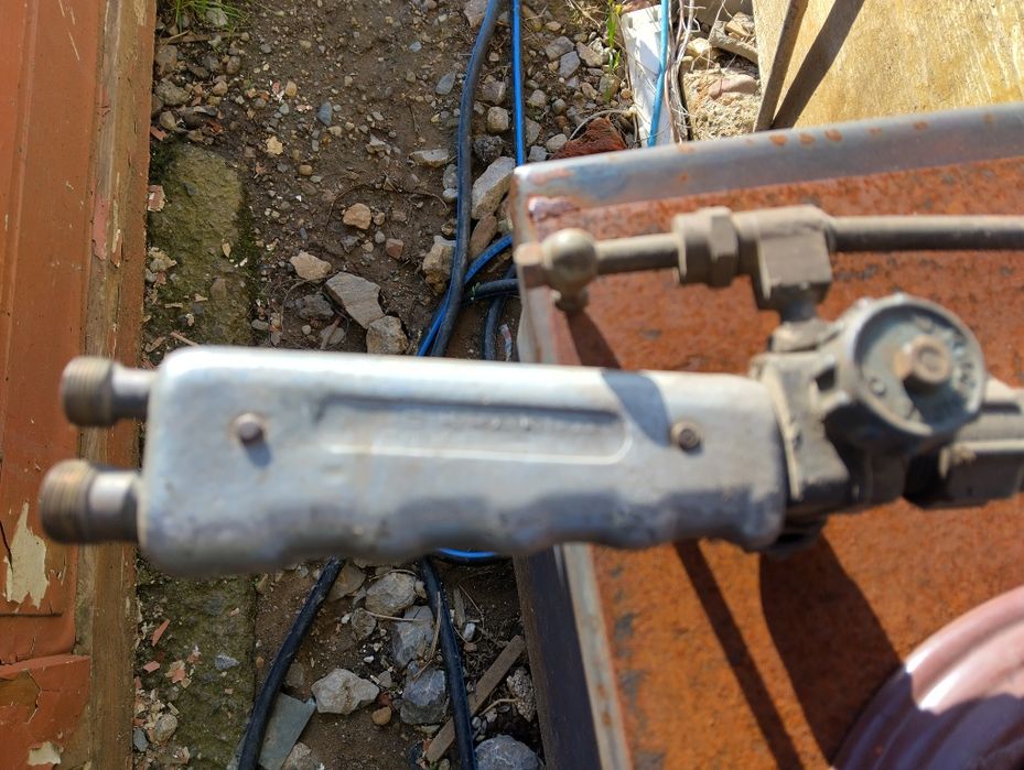 Резак Кракра Български!