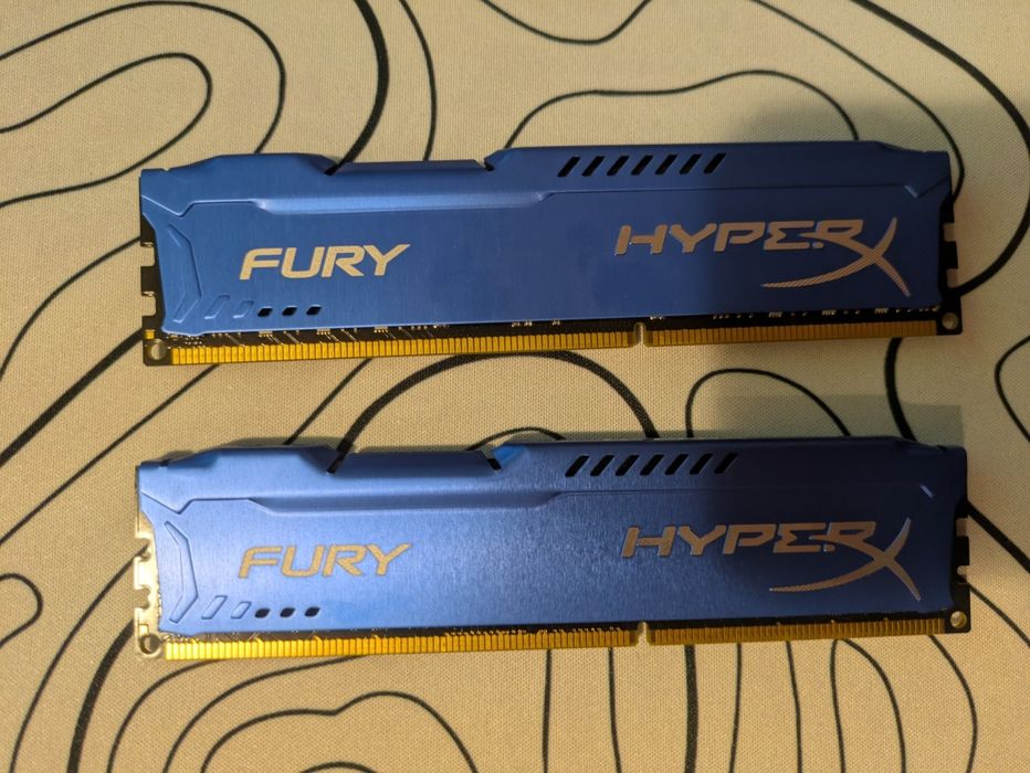 Memorie RAM DDR3 1600 mhz 8GB x 2 HyperX Fury blue