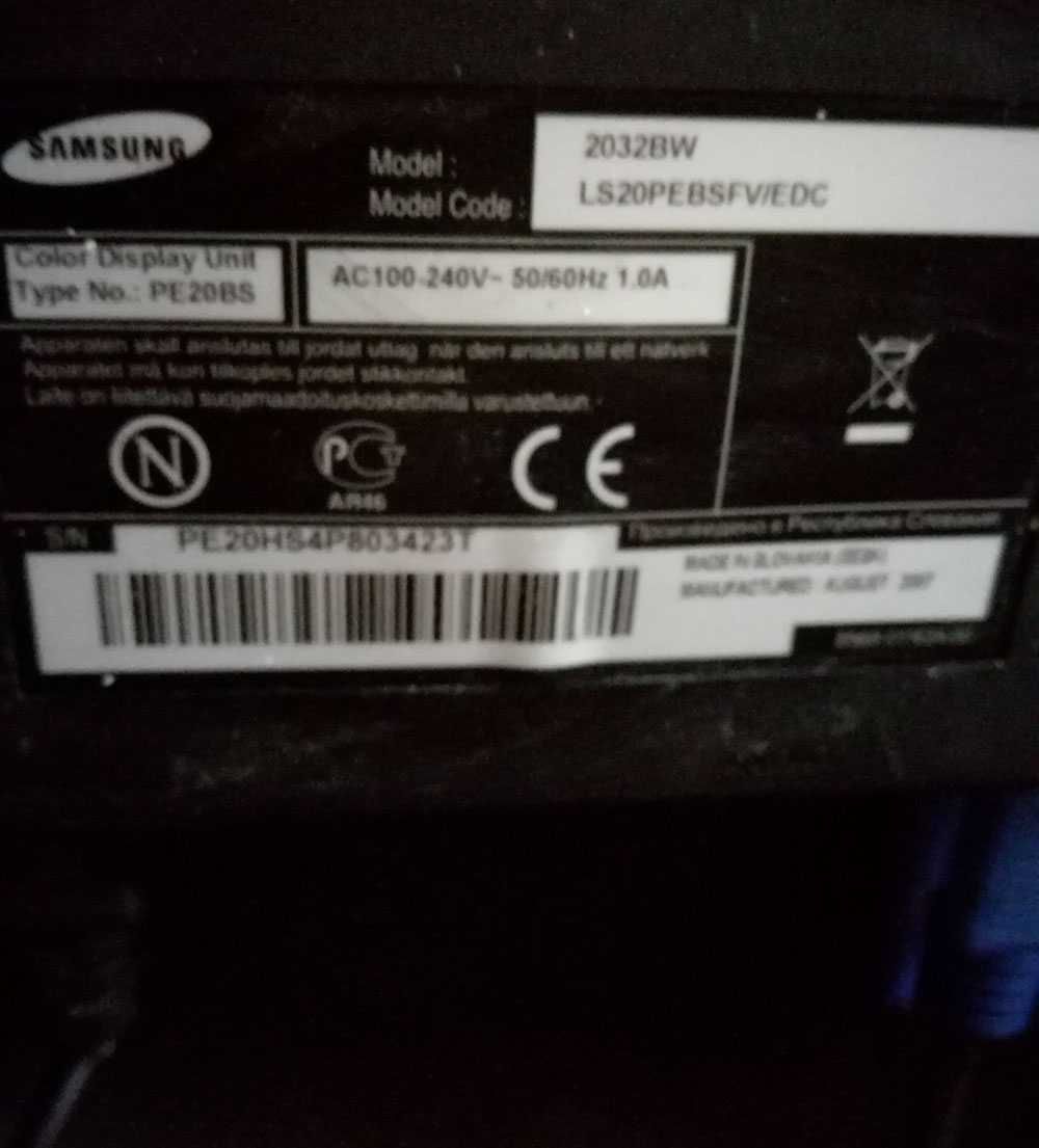 Два Компютърни Монитора Samsung SyncMaster 2032BW и Sony SDM-E76D