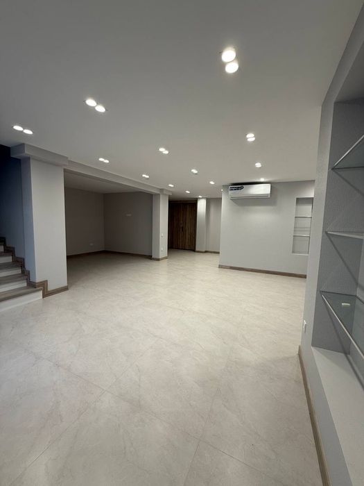 срочно сдаётся нежилое ул Махтумкули офис 233м2 4-комн санузел кухня