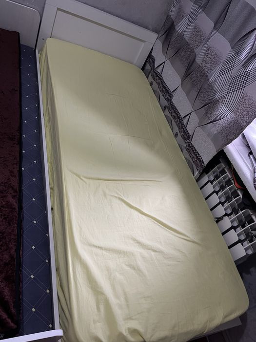 Продам б/у односпальную кровать