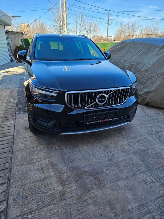 Volvo XC40 plug-in хибрид