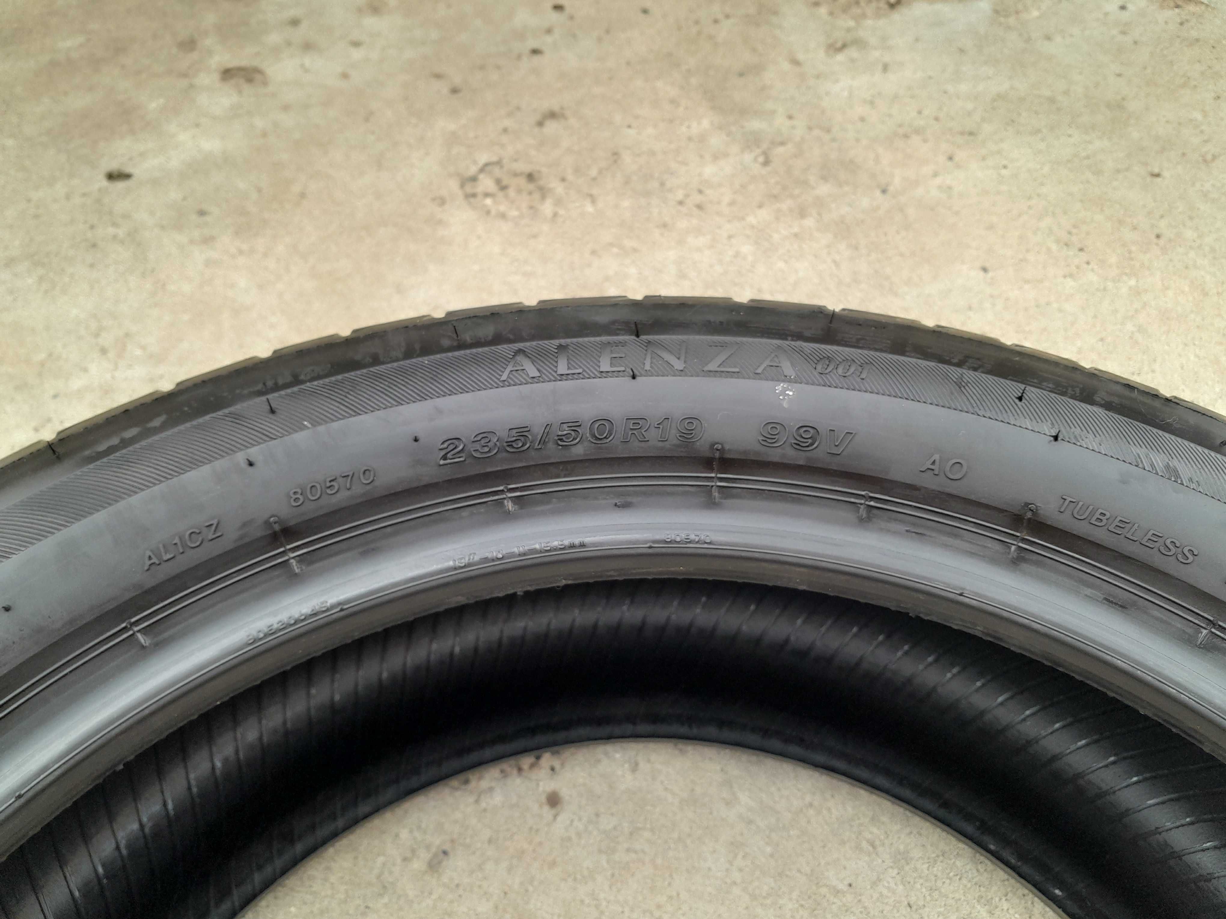 Doua anvelope vara 235 50 19 bridgestone alenza 001 cu 7,8 mm dot 2122