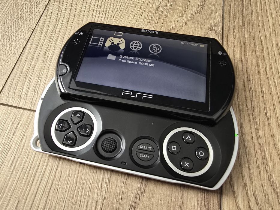 PlayStation Portable Go