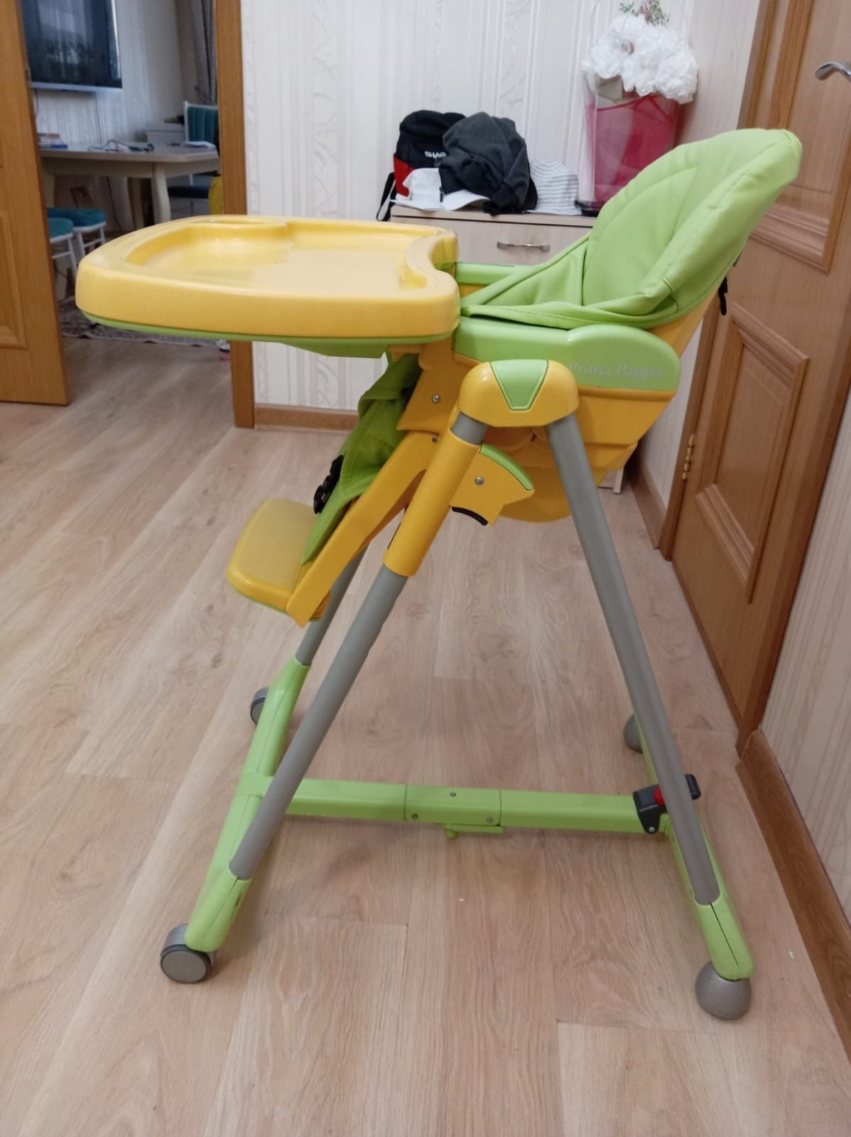 Стульчик для кормления Peg perego.