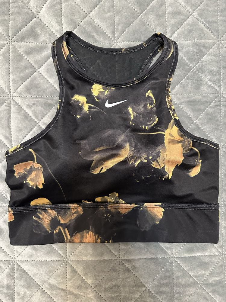 Nike дамски бюстиета