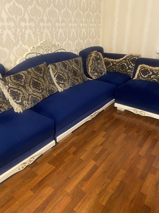 Диван в отличном состояний
