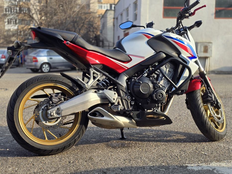 Vând Honda 650 CBF