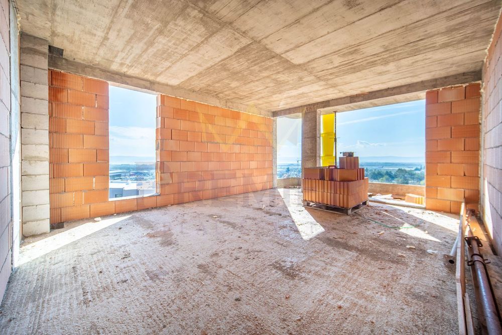 Тристаен Апартамент в нова сграда в района на жк.Вл. Варненчик гр.Вар