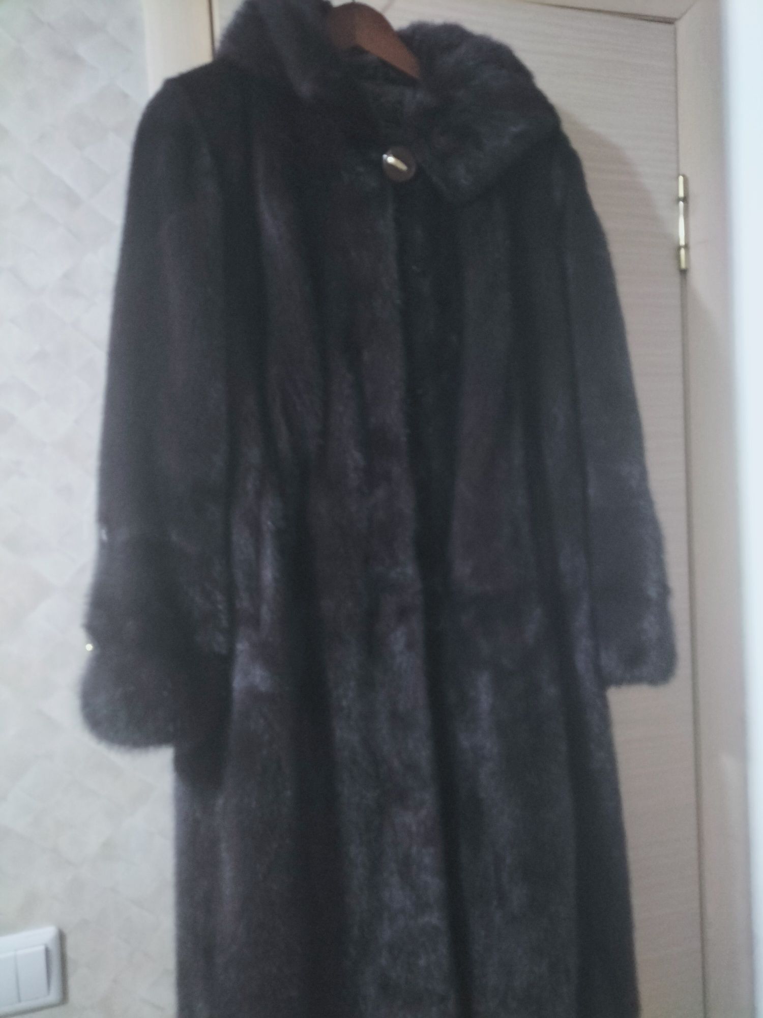Продам норковую шубу
