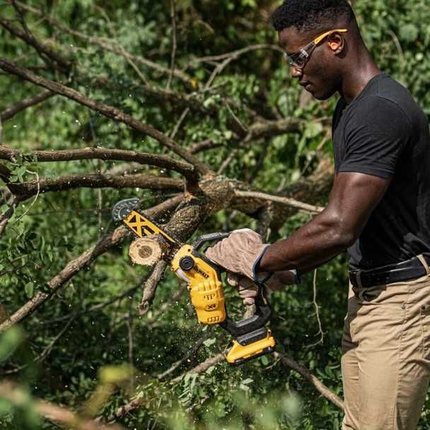 Акумулаторна резачка за дърва DeWALT DCMPS520N, 18V
