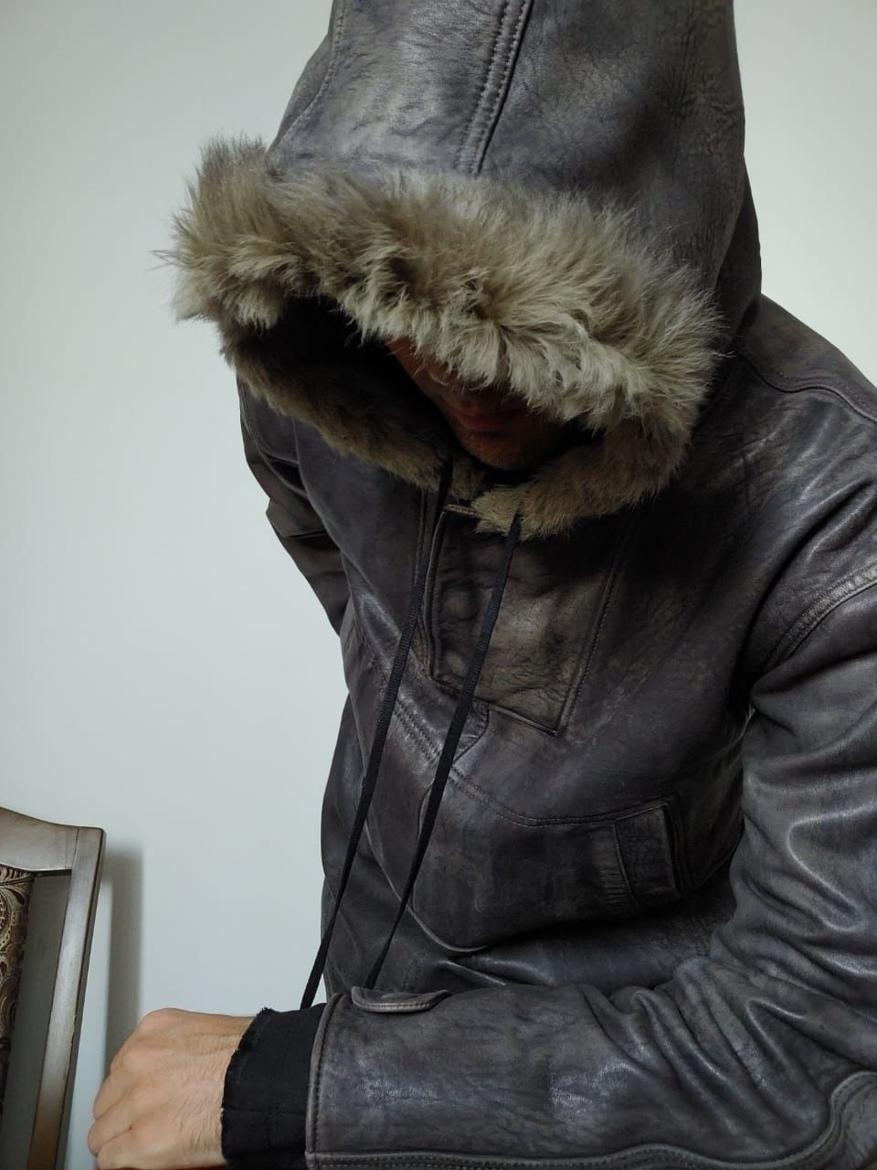 Дизайнерская премиум кожаная куртка Ainur Turisbek кожаным капюшоном
