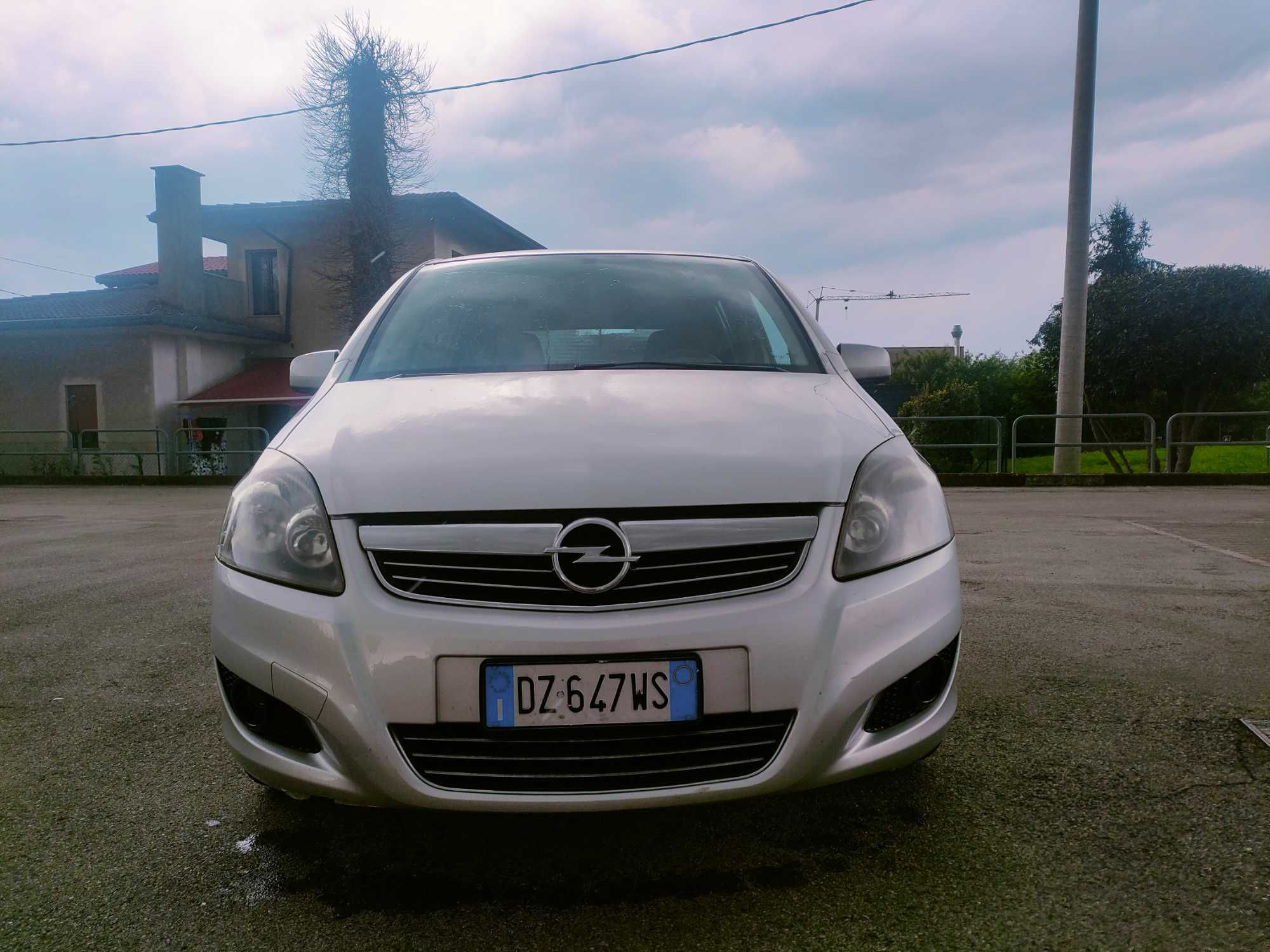 Opel Zafira 2010 7 locuri