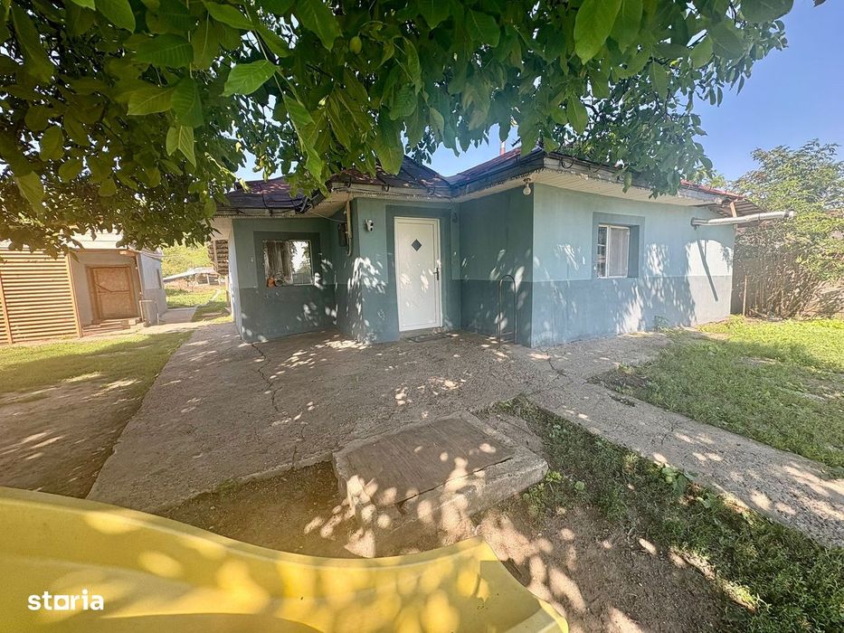 Casa bătrânească Cristesti-Holboca la 12km de oras, 4000mp teren