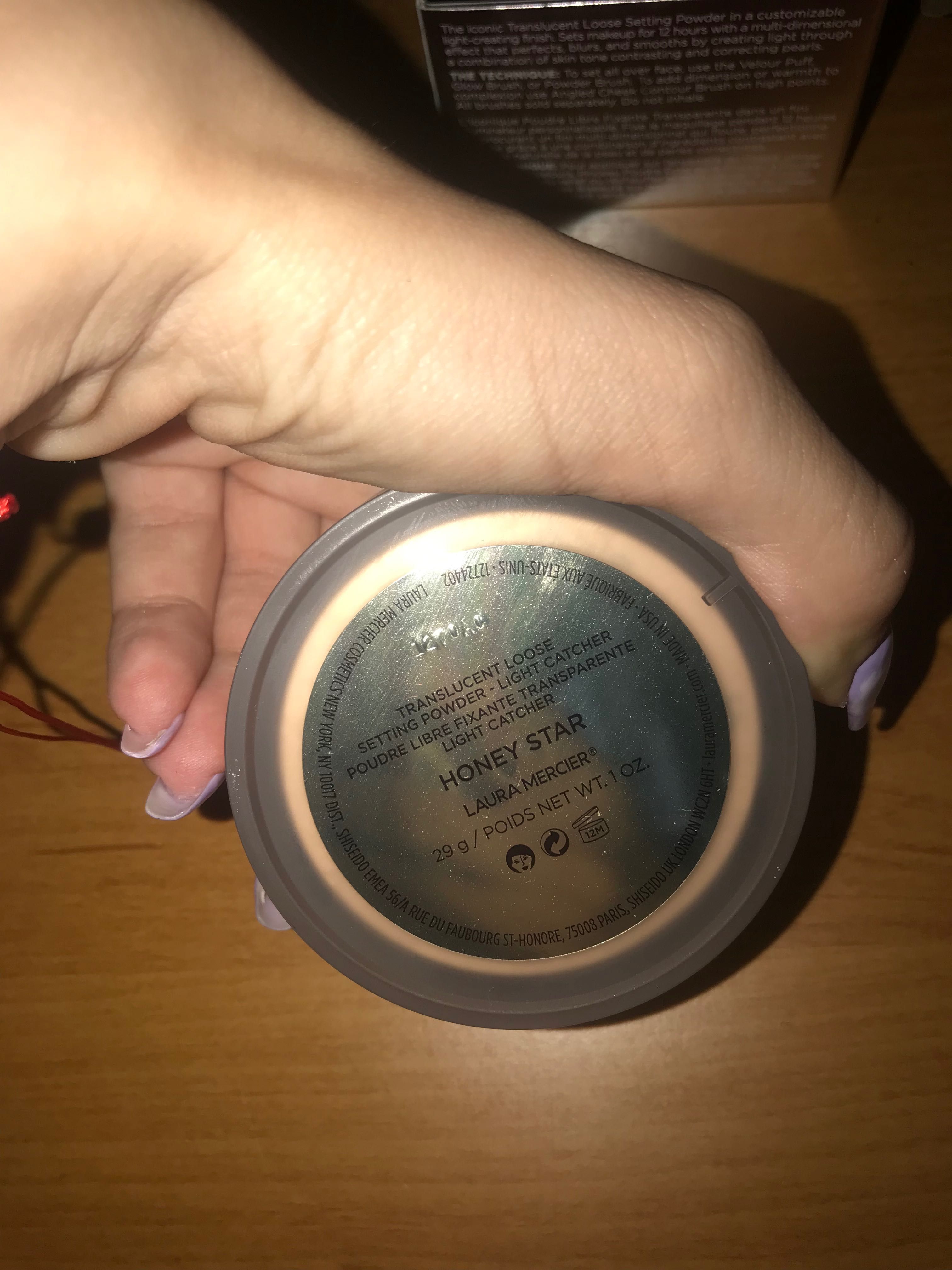 Фиксираща насипна пудра за лице- Laura Mercier Translucent Powder