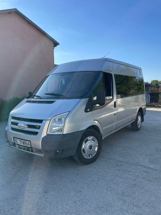 Vând Ford transit 8+1