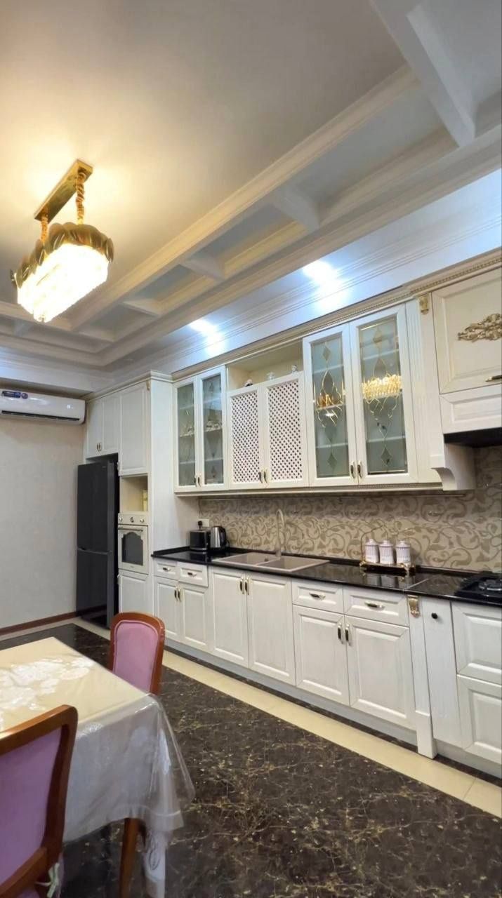 Dom Мирзо-Улугбекский район Продаётся  на Амур Тимур махалла