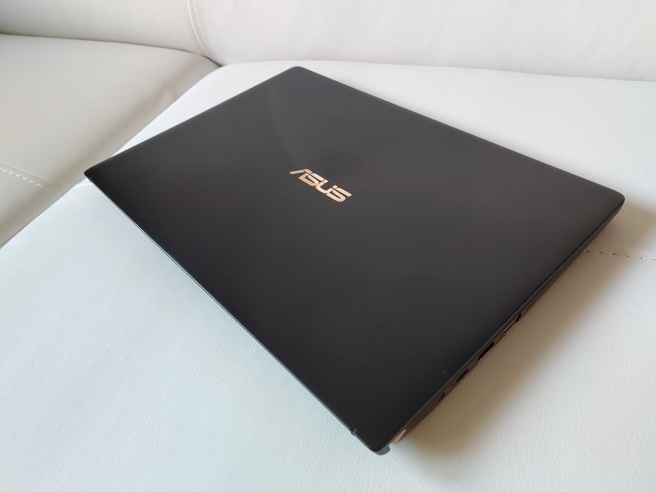 ultrabook Asus zenbook ,i7-,SSD 512 gb, Dual display oled, ram 16 gb