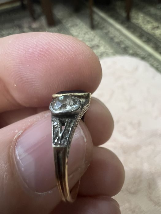 Кольцо более ста лет . Камни