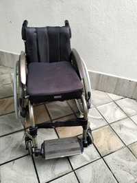 Scaun cu rotile  pliabil pentru copii cu dizabilități