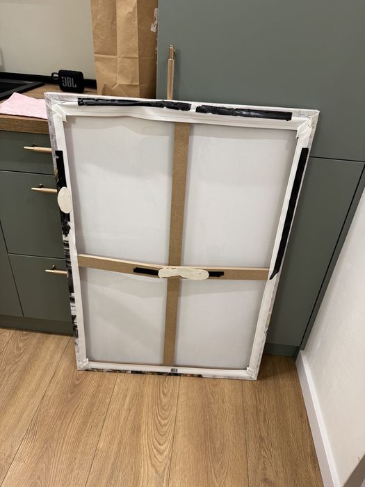 Картина женска фигура канава