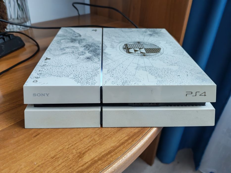 Ps4(destiny edition) mai multe detalii în descriere
