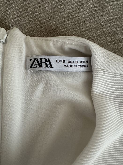 Бял и черен топ ZARA