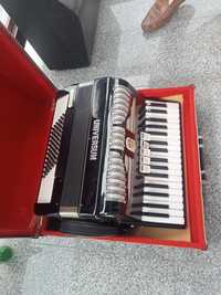 Vând acordeon UNIVERSUM ELEGANCE 5 registre