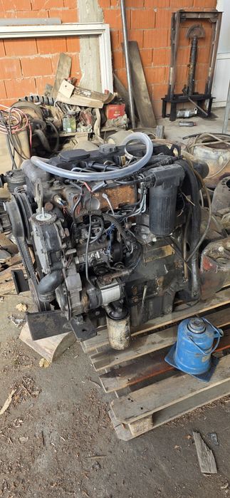 Motor perkins 4 clinidri pentru taf COD RG pompa injecție noua