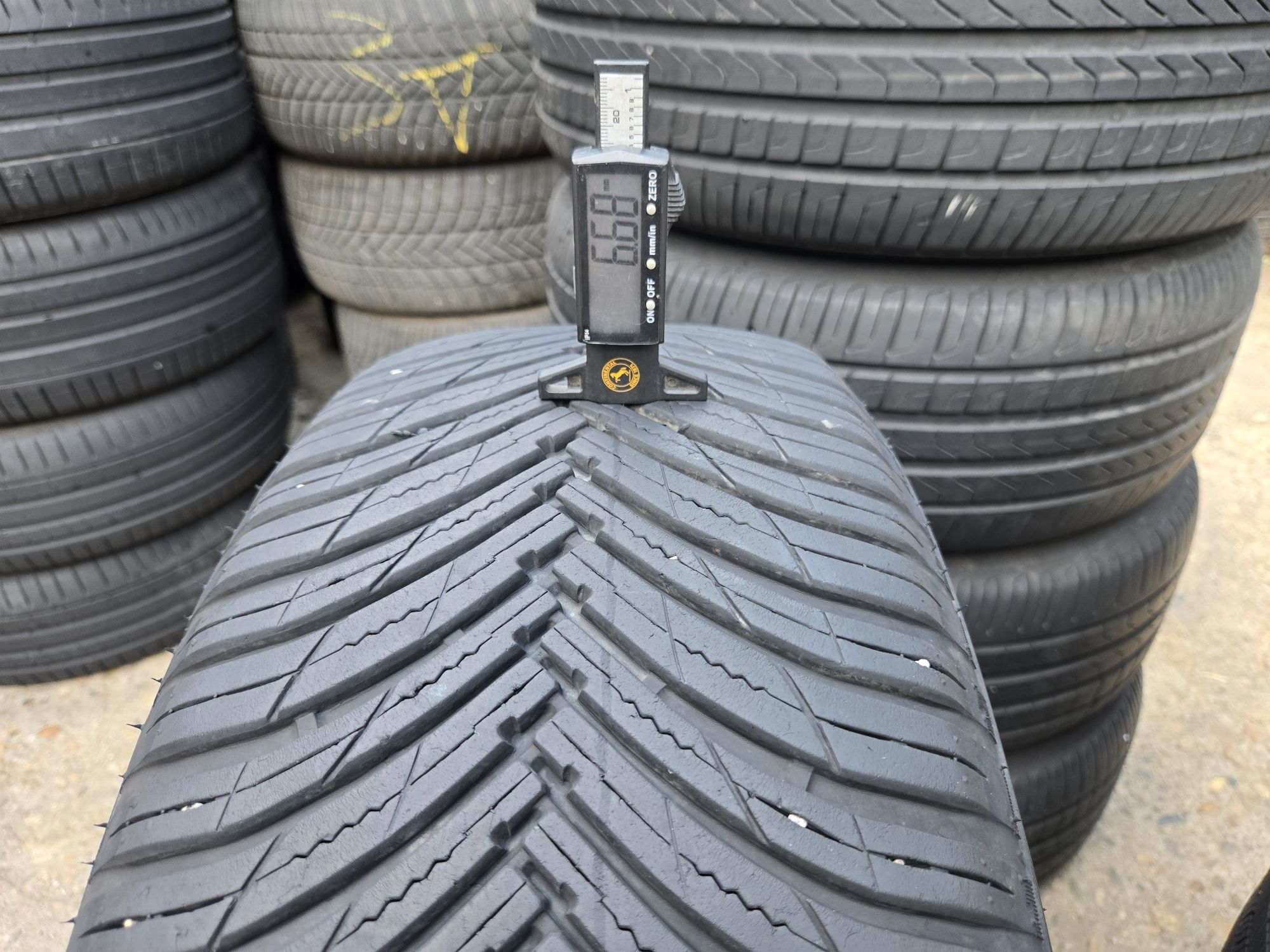 4бр. 265 65 17 Maxxis всесезонни.