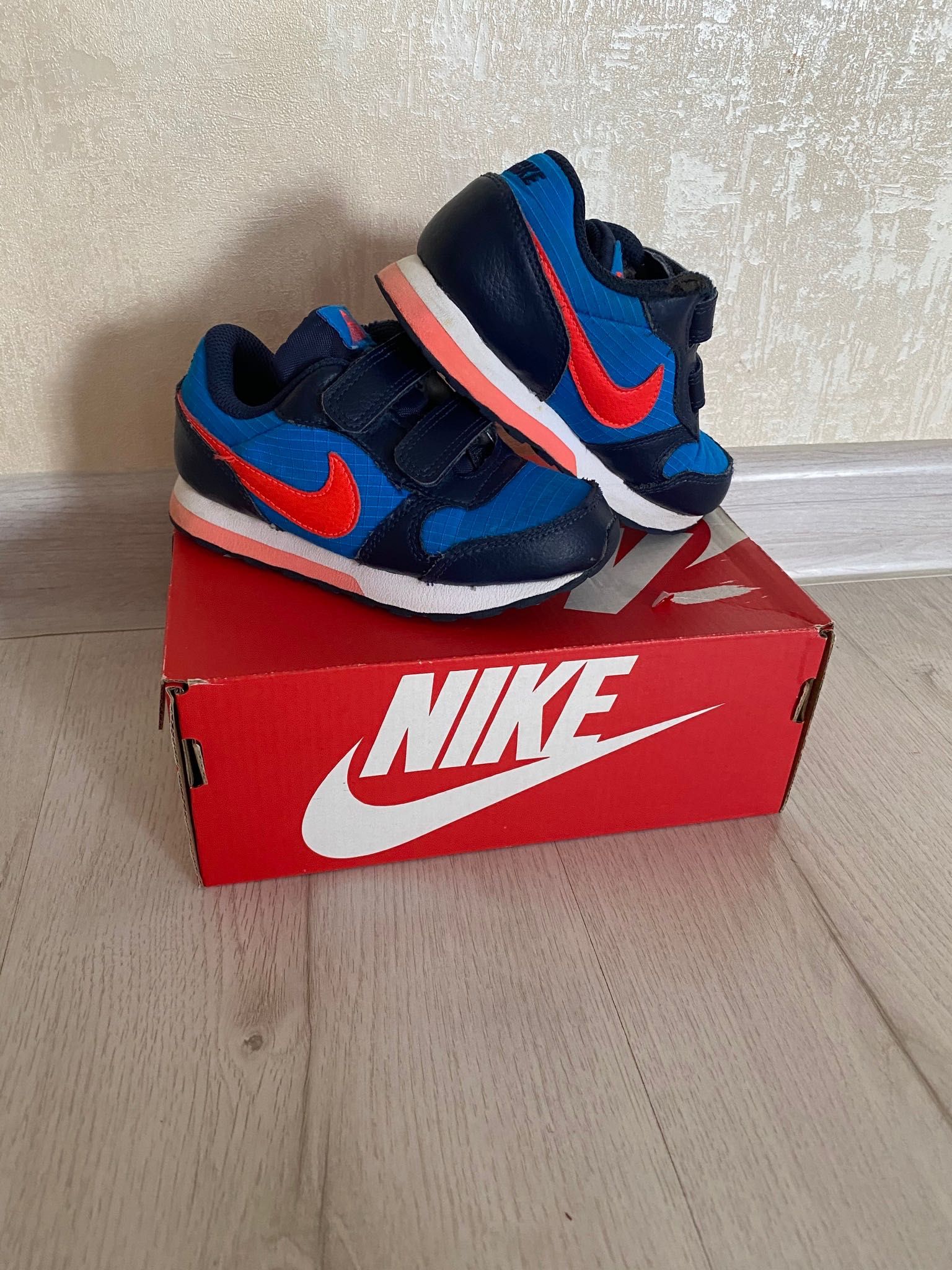 Кроссовки Nike 26 р