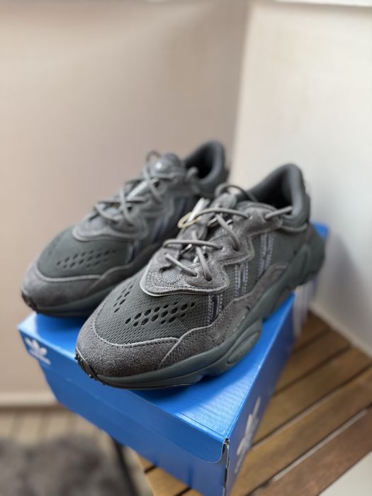 Originals Ozweego gri carbon JI2637 marimea 42 noi originali