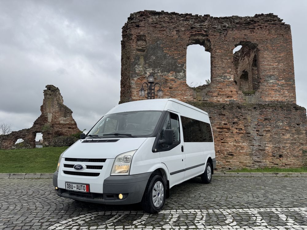 Ford Transit 8+1 locuri an 2011