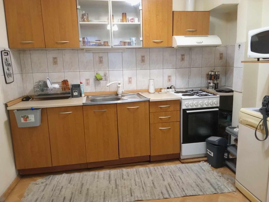 Дава се под наем Двустаен апартамент в Варна, Базар Левски - 55 кв.м за 350 € - Снимка #1