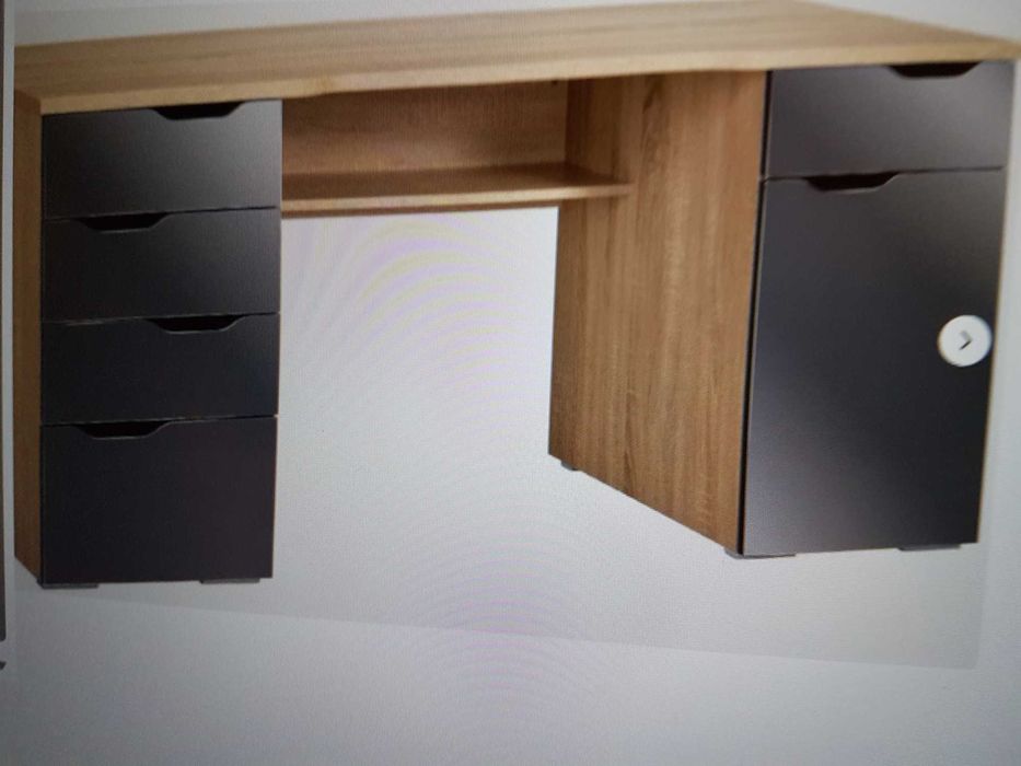 Практично и функционално бюро за офис/ученическо бюро