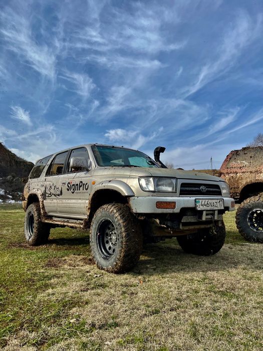 Тойота Hilux Surf Toyota