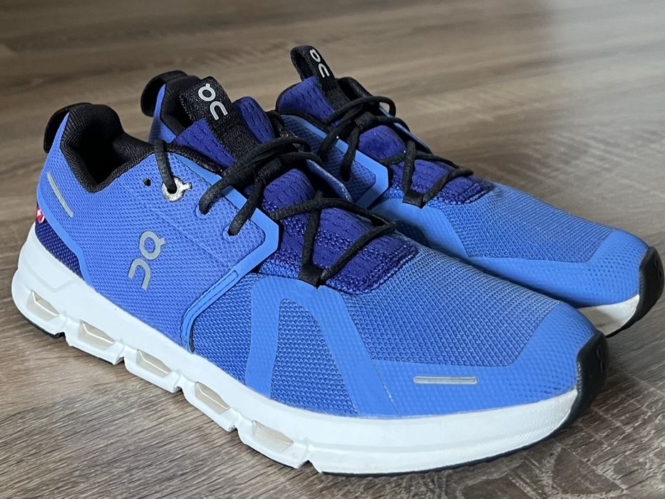 Adidasi On Cloud 5…. Marime 38