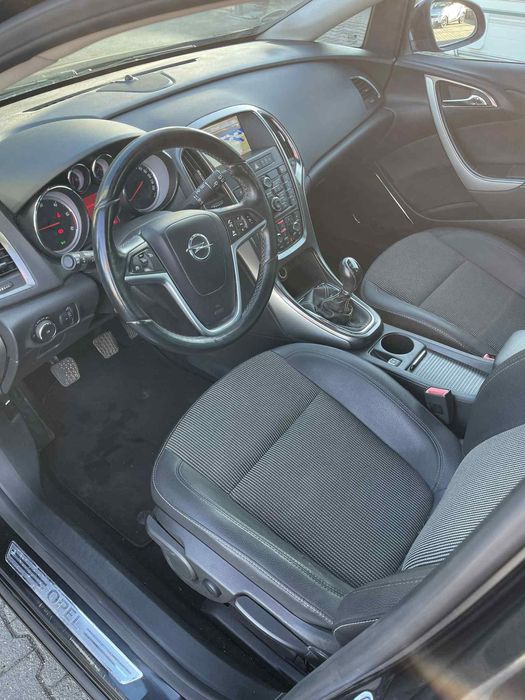 Vând Opel Astra J 1.7 cdti