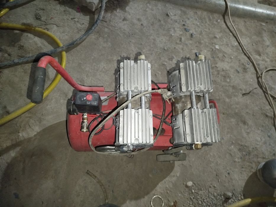 Kompressor sotiladi 50 litr 8 bar Impulse firmasi holati yahshi.