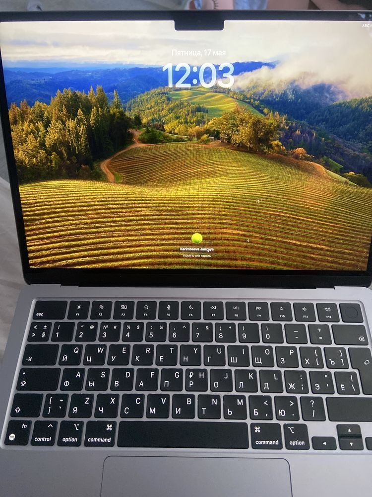 MacBook продам состояние почти новый