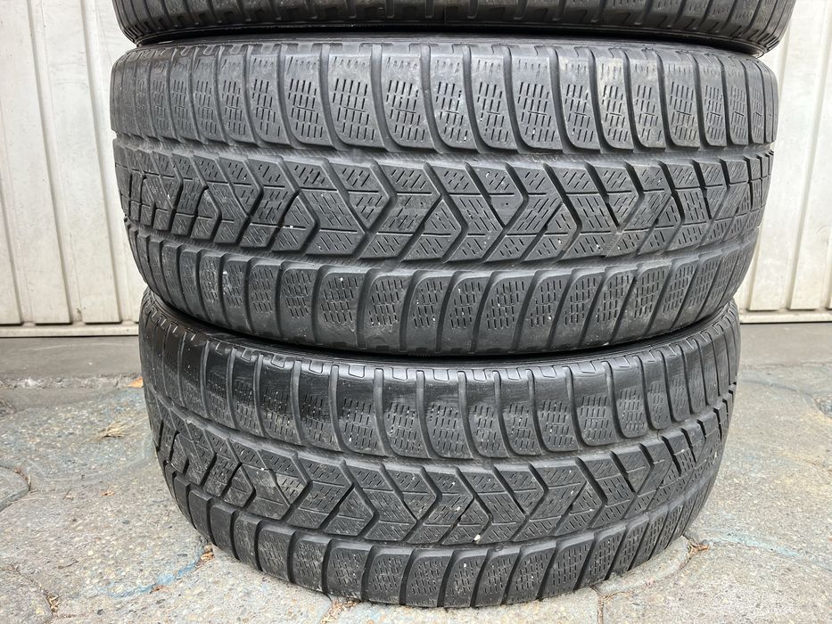 4 anvelope iarna 235/50 R19, Pirelli, 5-5.5mm profil ramas! DOT 2021!