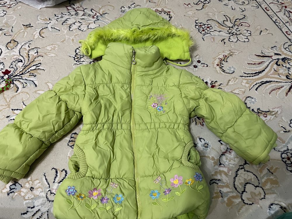 Куртка осень- весна для девочек на 3-5 лет