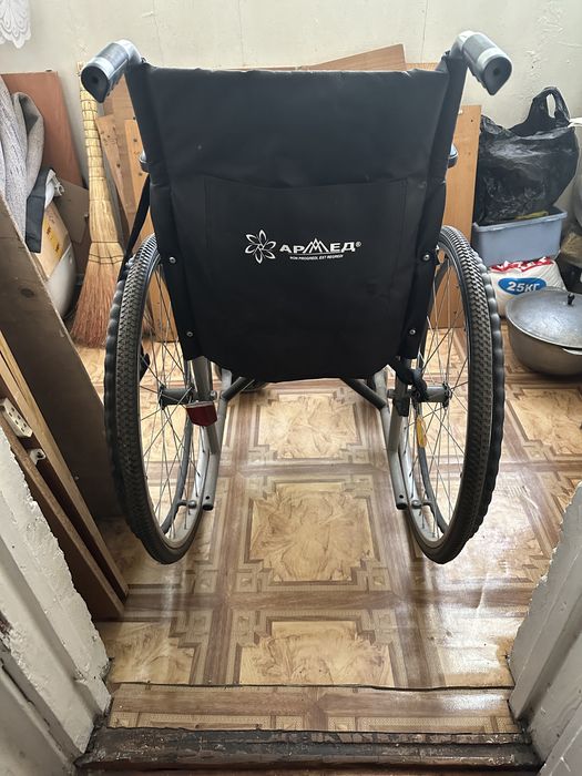 Инвалидная кресло-коляска