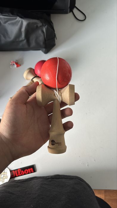 Kendama Usa Red Super Sticky