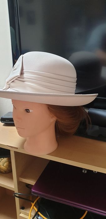 Pălărie cremă de la kangul