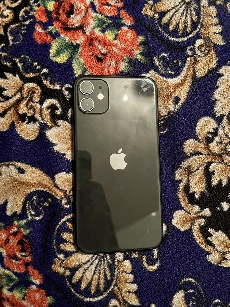 Iphone11,память128