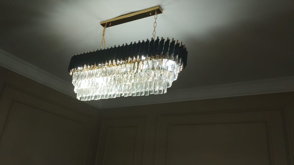 Продам люстра потолочная