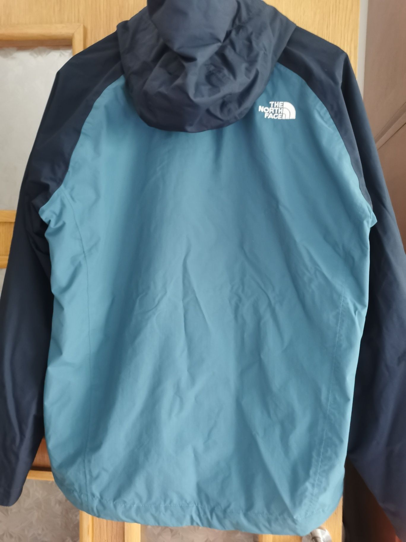 The  North Face Stratos M regular fit