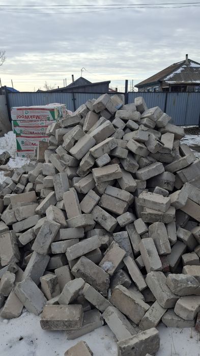 Кирпичь б/у продам
