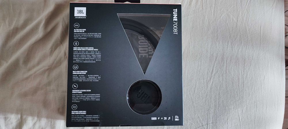 Vand casti JBL TUNE 700BT over ear